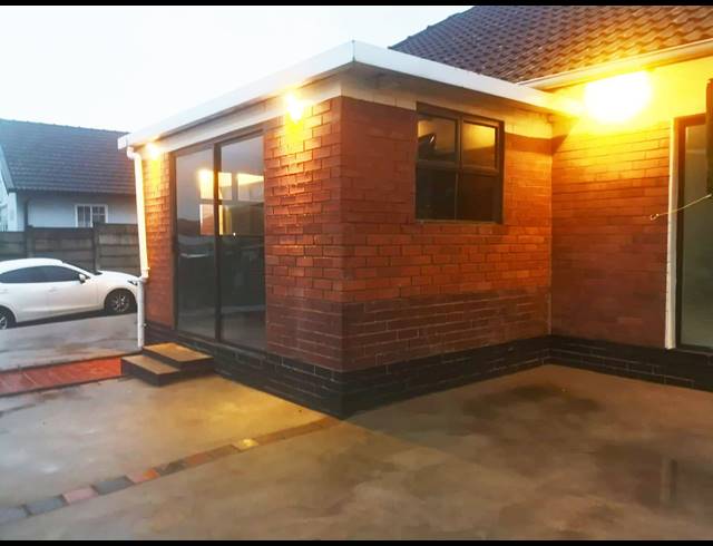 225M² BUSINESS FOR SALE IN BLUFF